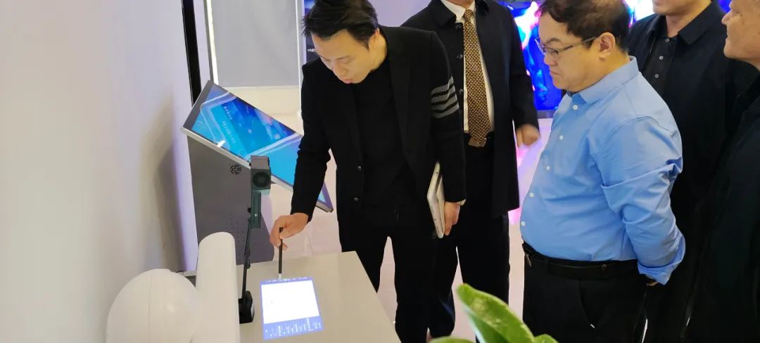 河北省深州市領(lǐng)導(dǎo)一行蒞臨華南數(shù)字考察指導(dǎo) 河北省深州市領(lǐng)導(dǎo)一行蒞臨華南數(shù)字考察指導(dǎo)